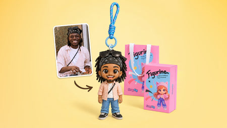 Custom 3D printed figurine keychain made from a customer photo, shown with the original photo and SnapFig packaging