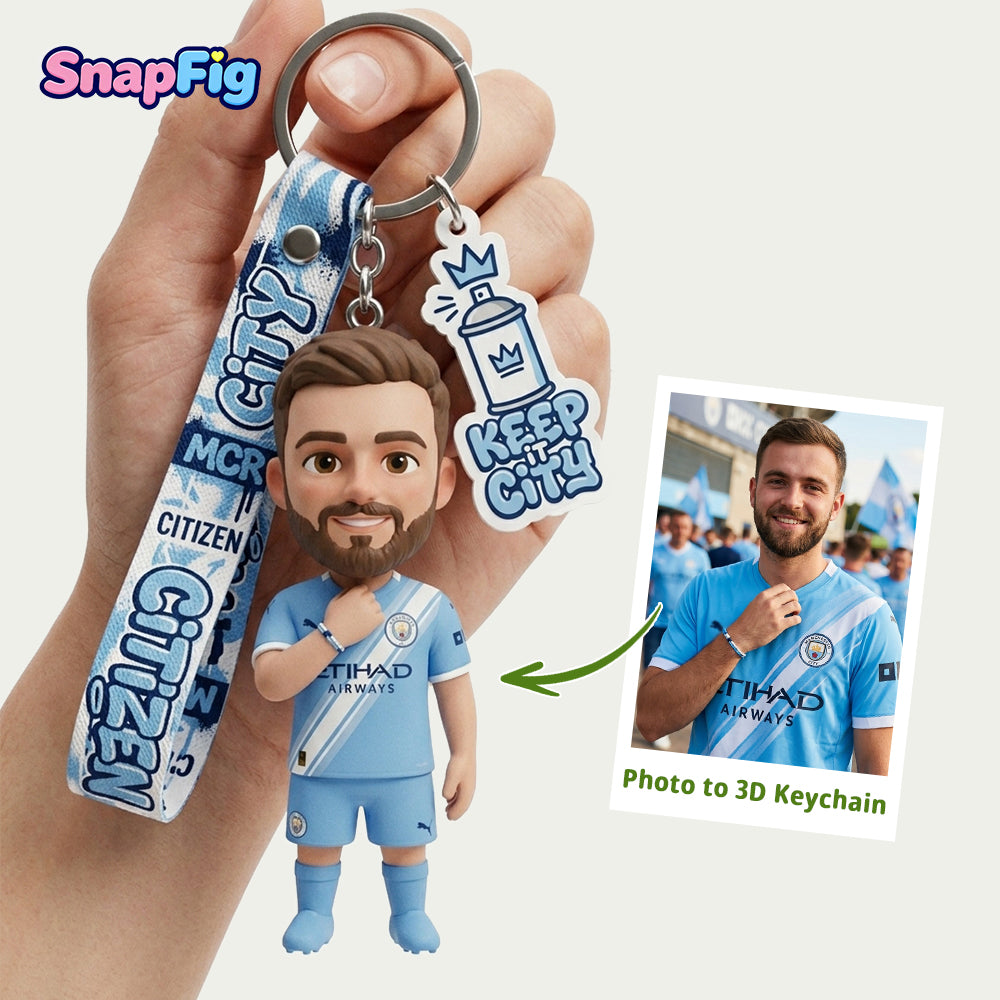 Close-up detail of a custom 2026 World Cup England figurine keychain