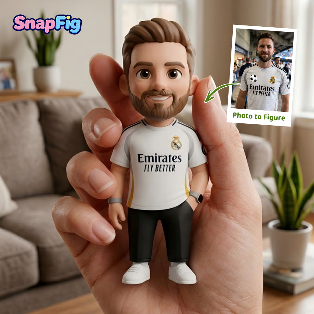Front view of a bespoke England football supporter figurine keychain, featuring premium artisanal resin construction, a stainless steel keyring, and an exclusive decorative charm pendant for everyday carry.