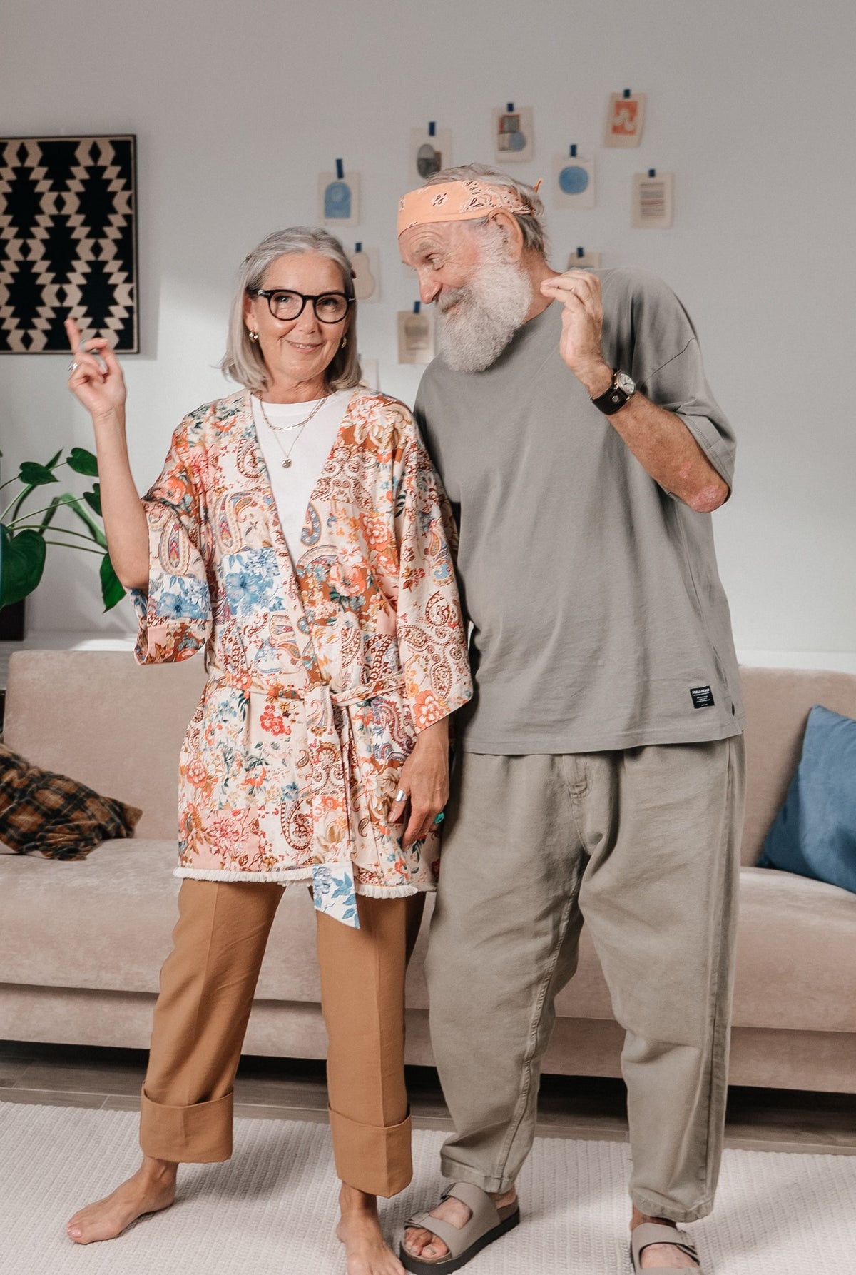 Original photo of an older couple used to create a realistic custom statue